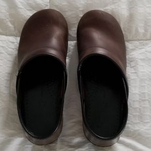 DANSKO Professional Antique  Brown